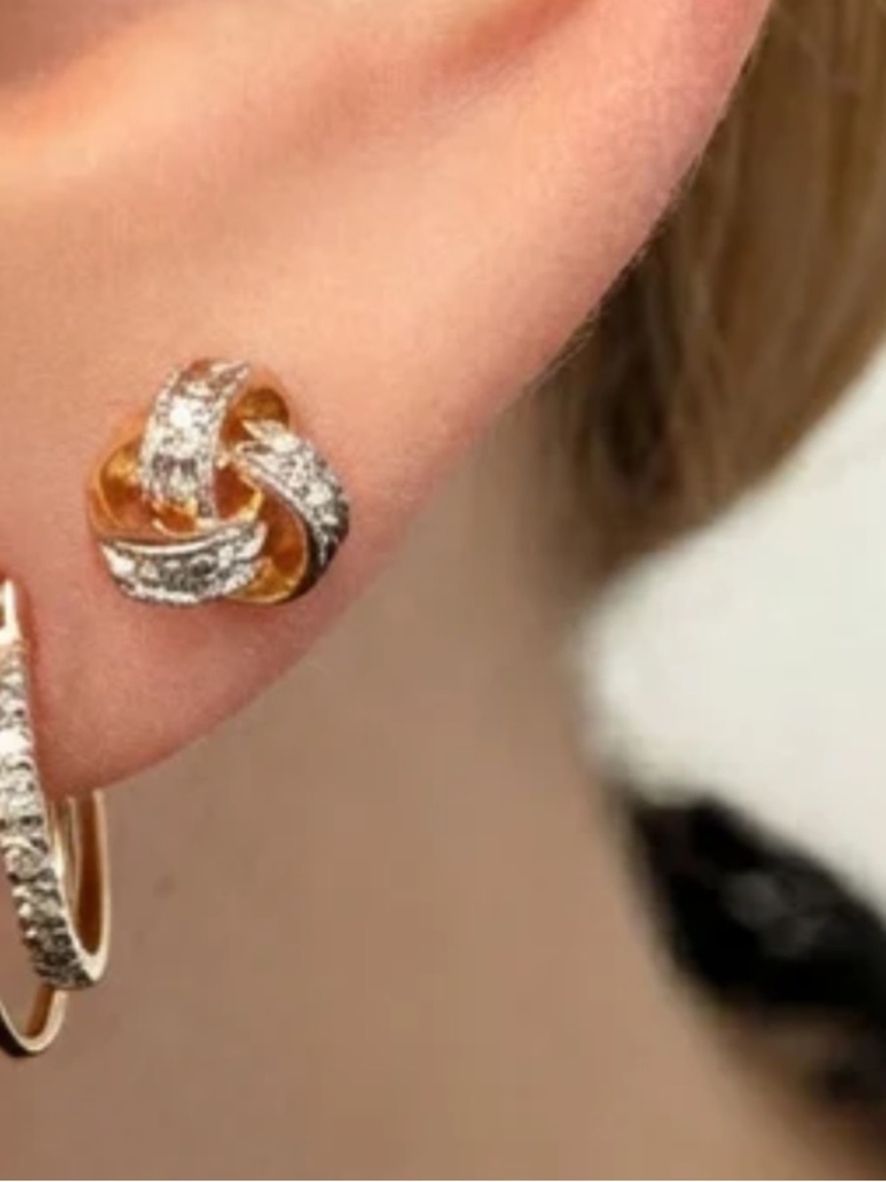 Ribbon 🎀 or Pinwheel shaped genuine Diamond 💎 studs 14k gold . Dazzling pair. - Picture 10 of 10
